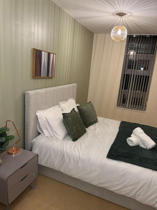 Central Birmingham City Apartment -Smart Tv - Free Parking Onsite Buitenkant foto