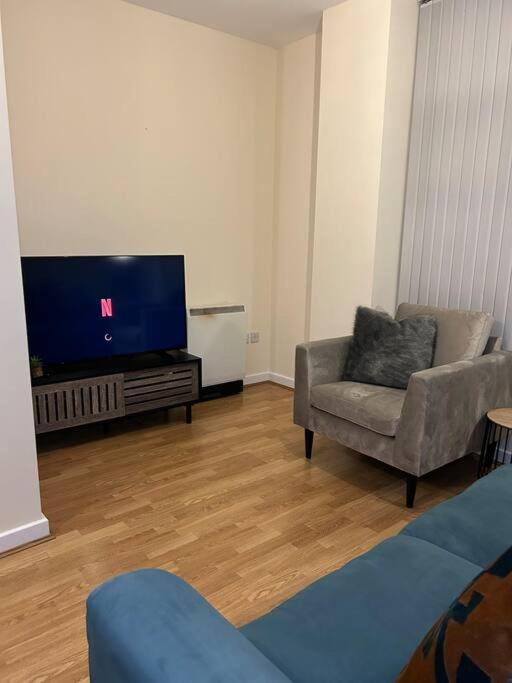 Central Birmingham City Apartment -Smart Tv - Free Parking Onsite Buitenkant foto