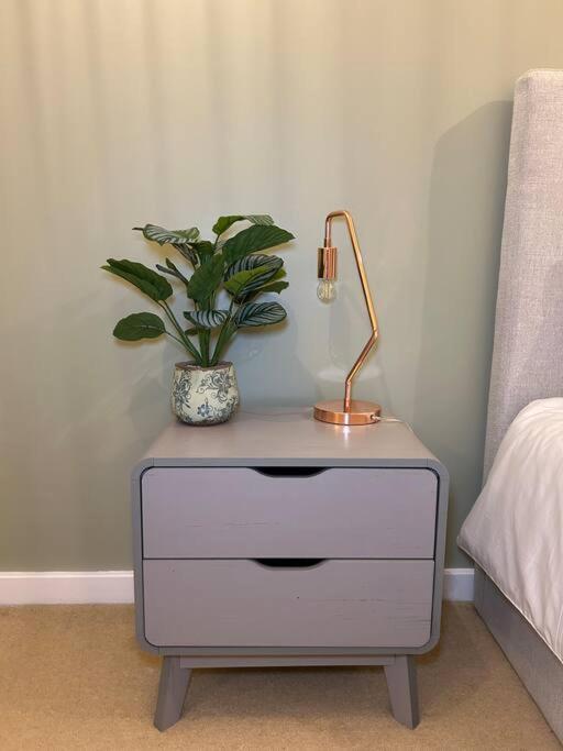 Central Birmingham City Apartment -Smart Tv - Free Parking Onsite Buitenkant foto